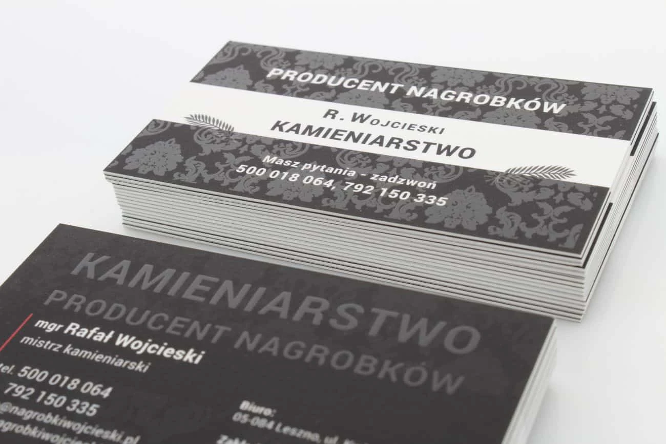 czarne grube wizytówki z lakierem UV dla Producenta Nagrobków