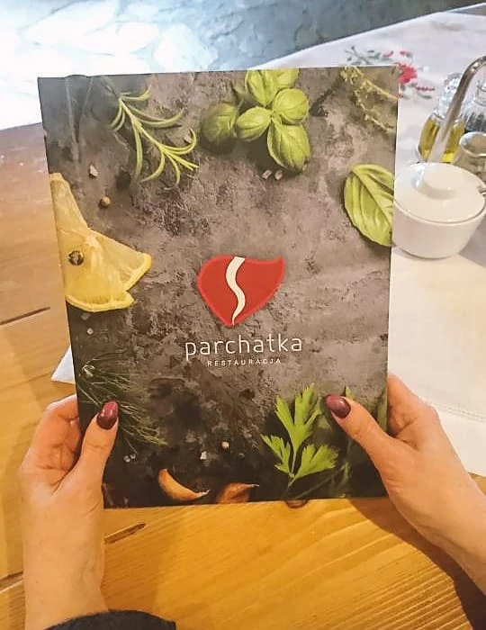 etui menu z nadrukiem dla restauracji Parchatka